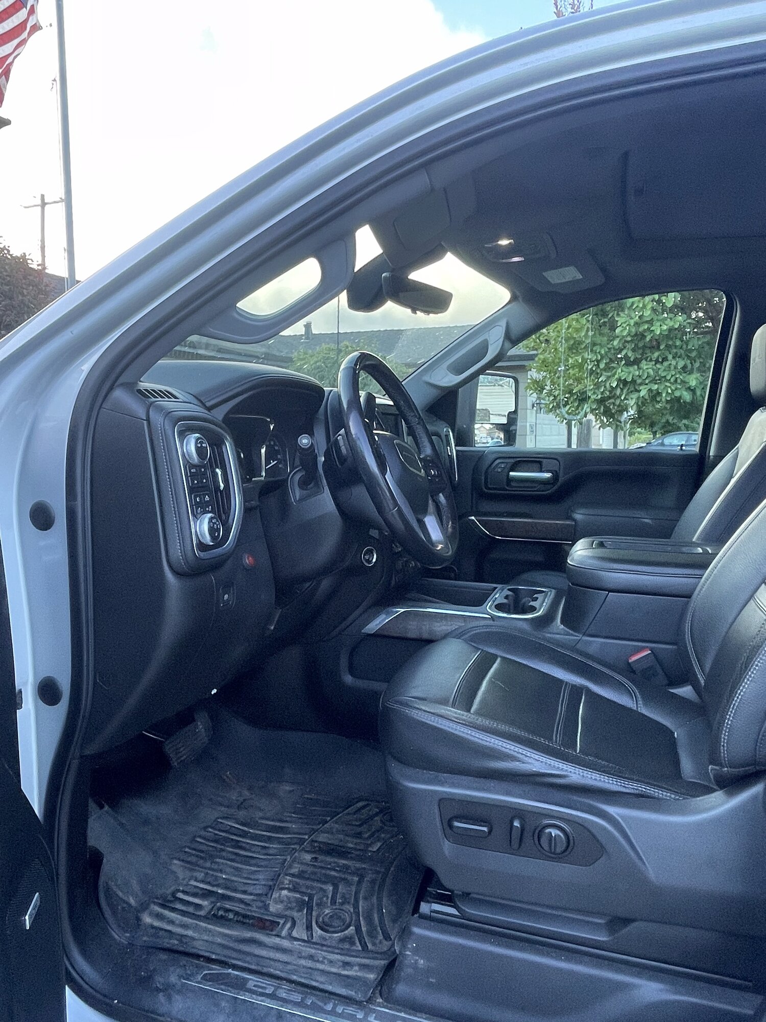 Clean front cabin after interior detail